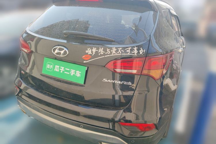 Used Hyundai Santa Fe 2017 2.4L Automatic Two-Wheel Drive Smart Version 5 Seats