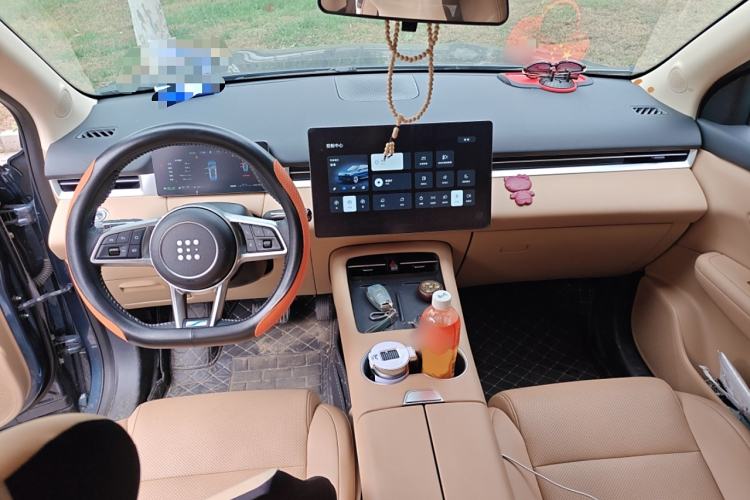 Used Landian E5 PLUS 2025 165 km Long-Range Version PLUS 7-Seater Center Console