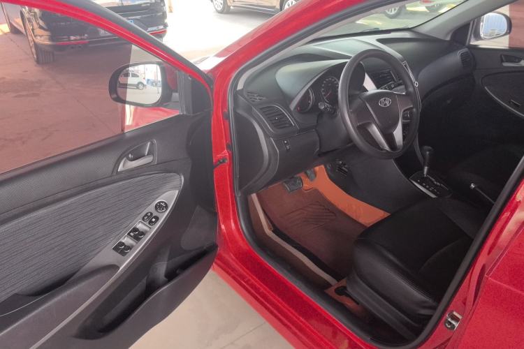 Used Hyundai Verna Ray 2014 1.4L Automatic GLX