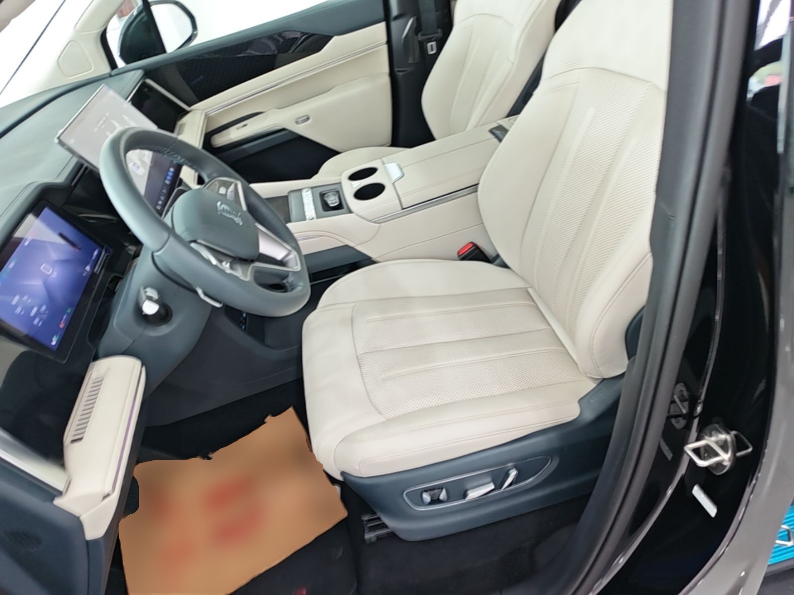 BYD Xia 2026 DM-i 1.5T 218KM Excellence Edition — снимка 17
