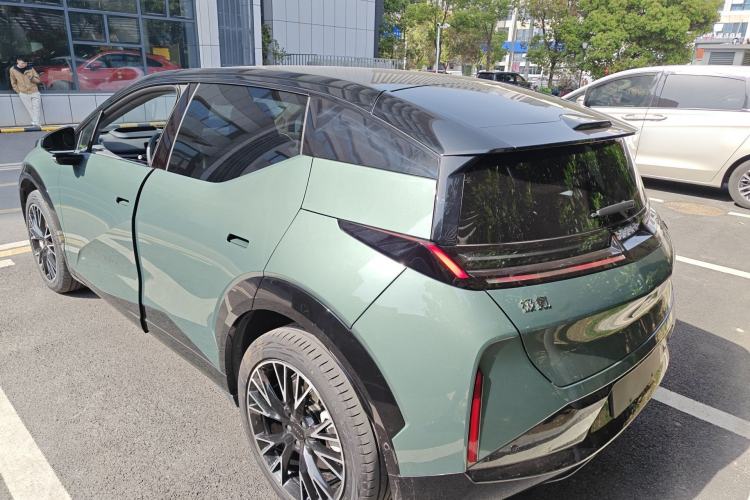 Used Zeekr X 2024 Five-Seater Four-Wheel Drive Exterior 2