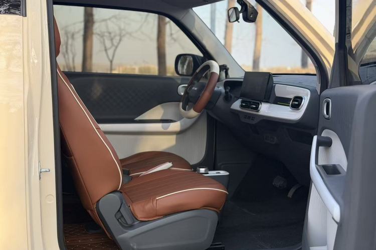 Used Geely Galaxy Panda 2025 210 km – Yuanqi Bear Interior 5