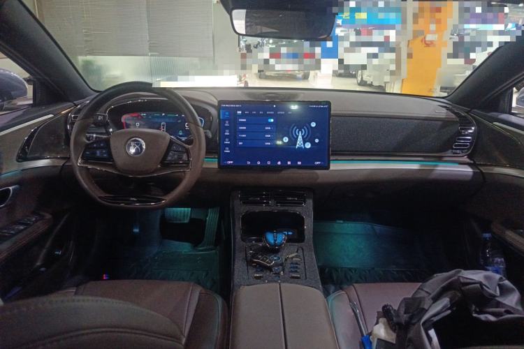 Used BYD Han 2023 EV Champion Edition 605KM Front-Drive Premium Model Center Console