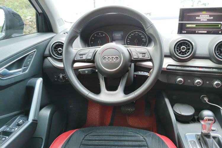 Used Audi Q2L 2021 35 TFSI Progressive Dynamic Edition Steering Wheel