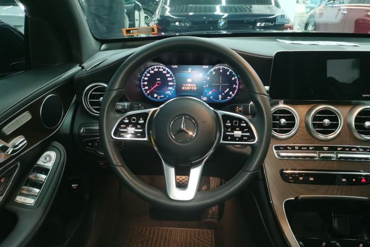 Used Mercedes-Benz GLC 2021 GLC 260 L 4MATIC Luxury Model Steering Wheel