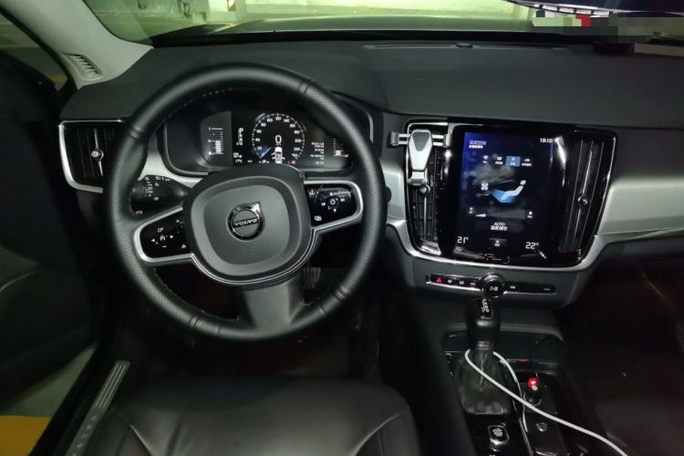 Used Volvo S90 2018 T4 Zhiyi Edition
