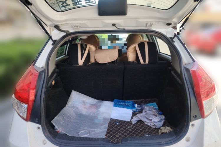 Used Toyota YARiS L Zhi Xuan 2014 1.3E Automatic Charm Edition Trunk