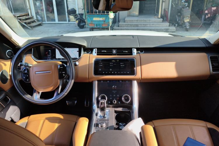 Used Land Rover Range Sport 2018 3.0 SC V6 HSE DYNAMIC Center Console