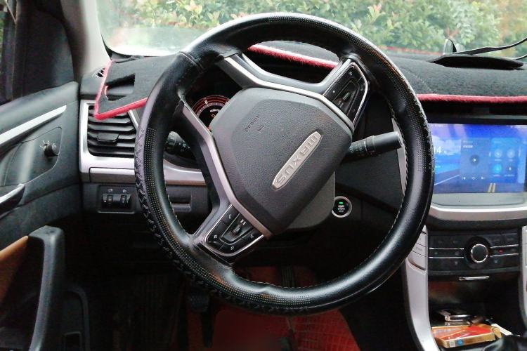 Used SAIC MAXUS T70 2021 2.0T Diesel Manual 4x4 Elite Edition with Long Bed and High Ground Clearance
