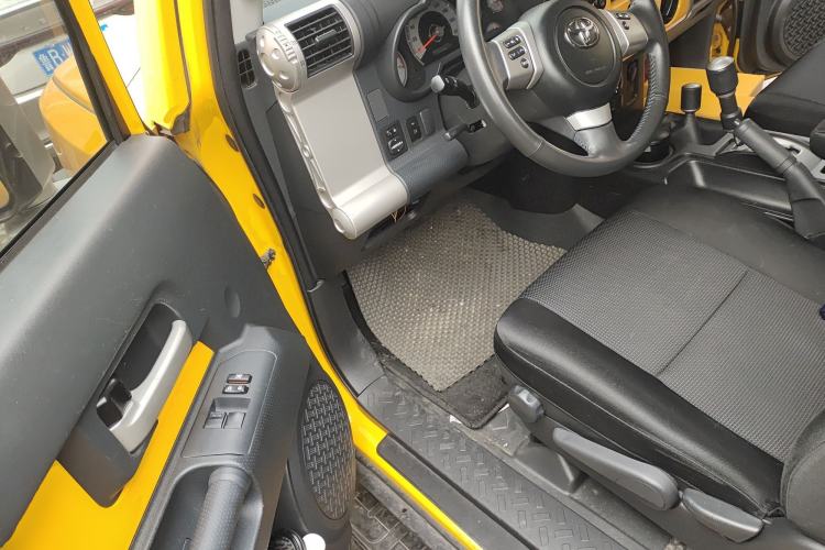 Used Toyota FJ Cruiser 2018 4.0 Automatic Middle East Driver Seat