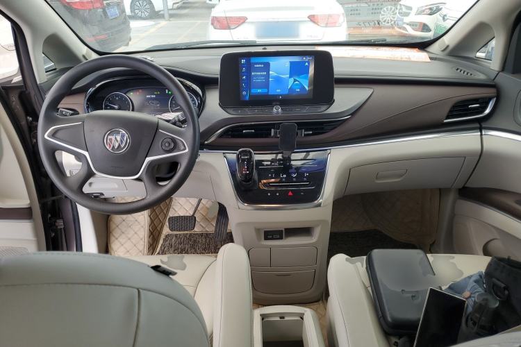 Used Buick GL8 2023 Land Executive Class Comfort Model