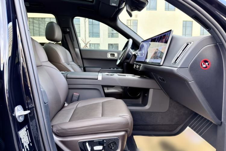 Used Li Auto L8 2023 Pro Model Interior 5