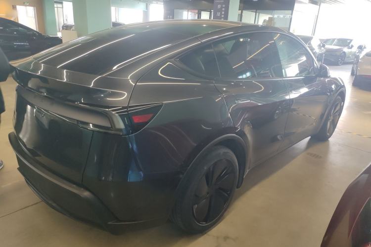 Used Tesla Model Y 2025 Long-Range All-Wheel-Drive Version