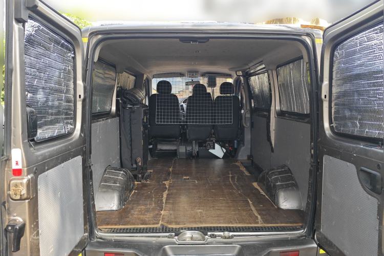 Used SAIC MAXUS Xintu V80 2018 2.5T AMT Aoyuntong Short Wheelbase Ultra-Low Roof 5-6 Seater
