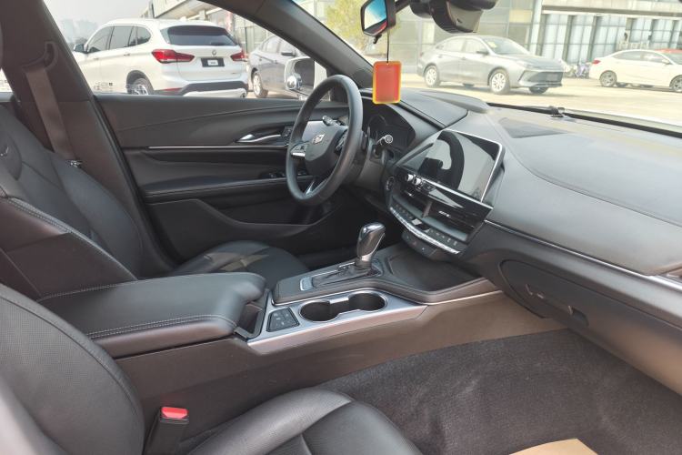 Used Cadillac CT4 2023 25T Luxury Model Interior 3