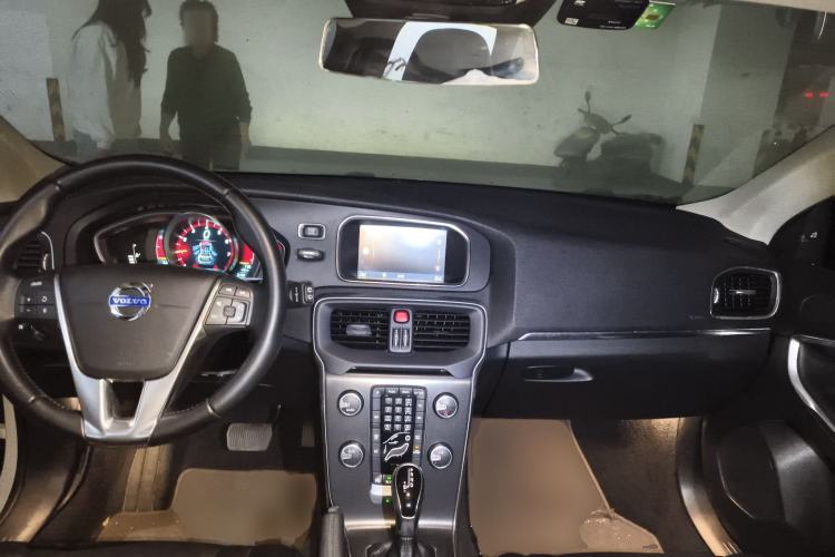 Used Volvo V40 2014 2.0T Zhiya Edition