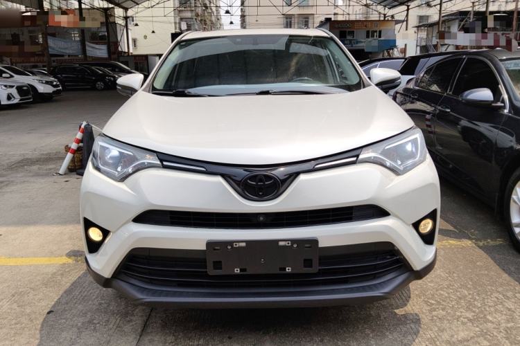 Used Toyota RAV4 2016 2.0L CVT Two-Wheel Drive Fashion Edition China V Standard Front