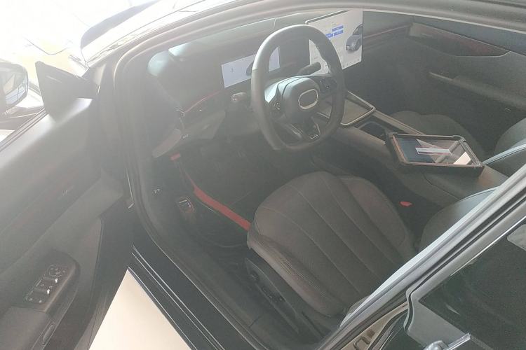 Used Lynk & Co 07 2024 EM-P 126 Long-Range Ultra