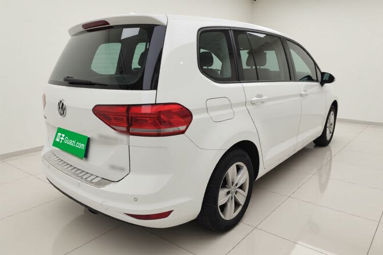 Used Volkswagen Touran 2016 Volkswagen Touran L 280TSI Manual Trend Edition Exterior 5