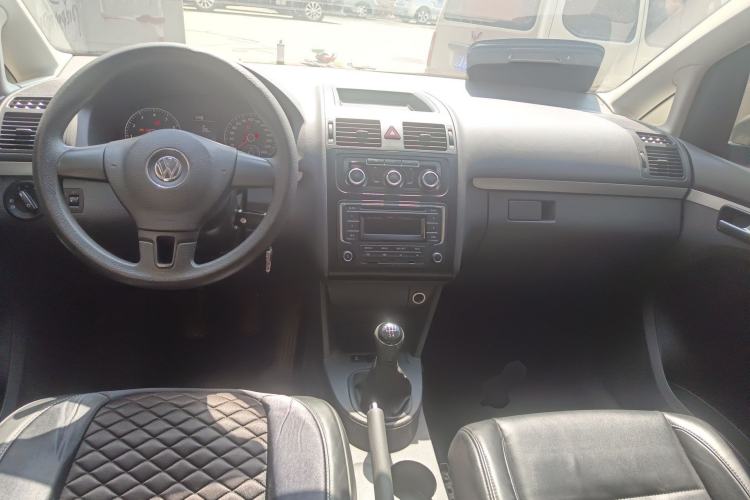 Used Volkswagen Touran  Center Console