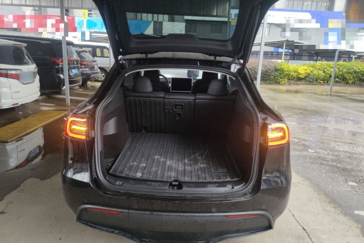 Used Tesla Model Y 2023 Rear-Wheel-Drive Version
