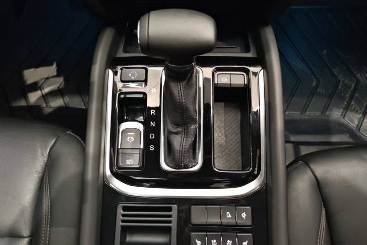 Used GAC Trumpchi GS8 2017 320T Two-Wheel Drive Luxury Smart Connectivity Version (7 Seats)
