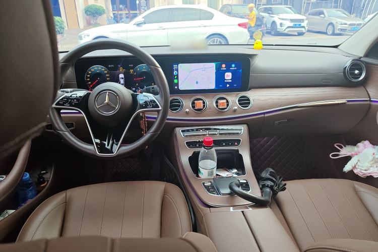 Used Mercedes-Benz E-Class 2023 Updated E 300 L Fashion Edition Center Console