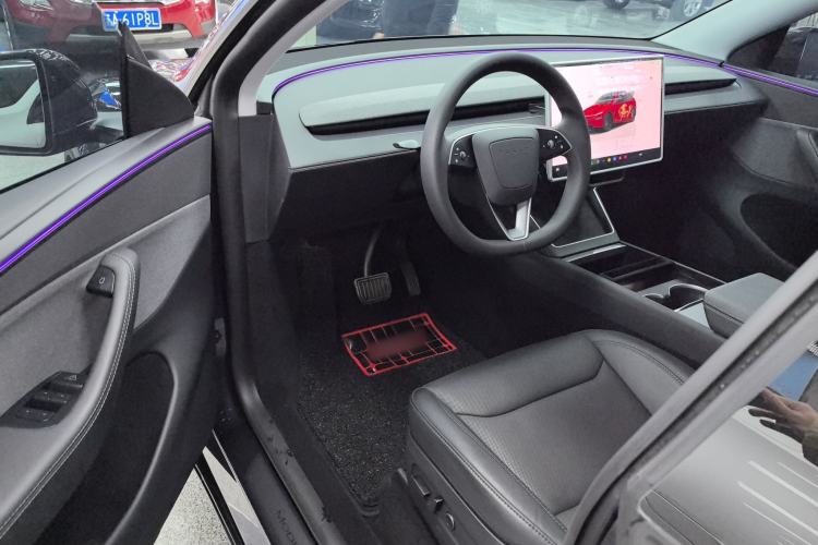 Used Tesla Model Y 2025 Rear-Wheel-Drive Version
