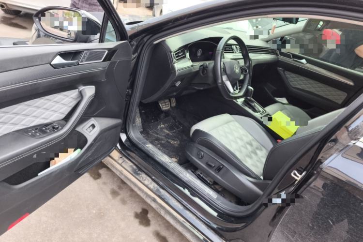 Used Volkswagen Magotan 2023 2 Million Units Limited Edition 330TSI DSG Leading Version Driver Seat