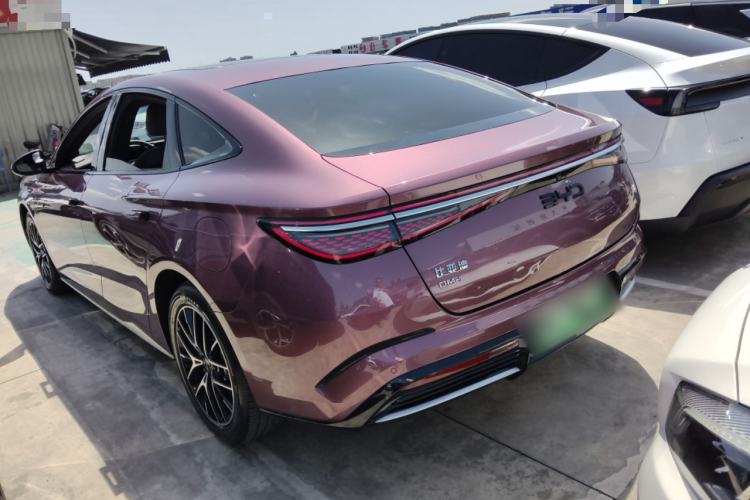 Used BYD Seal 2023 DM-i 1.5T 121km Prestige Model Exterior 2