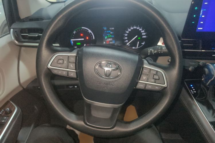 Used Toyota Sienna 2023 2.5L Hybrid Comfort Edition
