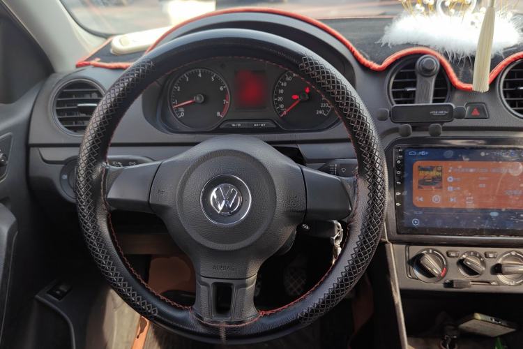 Used Volkswagen Jetta 2015 Zhuihui Edition 1.4L Manual Fashion Model