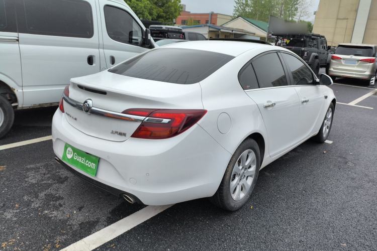Used Buick Regal 2015 1.6T Leading Technology Model Rear Right 45 Deg