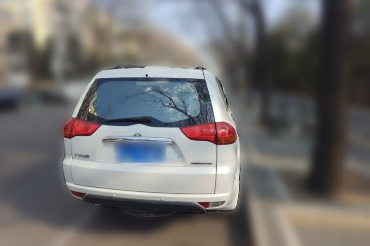 Used Mitsubishi Pajero Sport 2013 3.0L Automatic 4x4 Executive Edition Rear