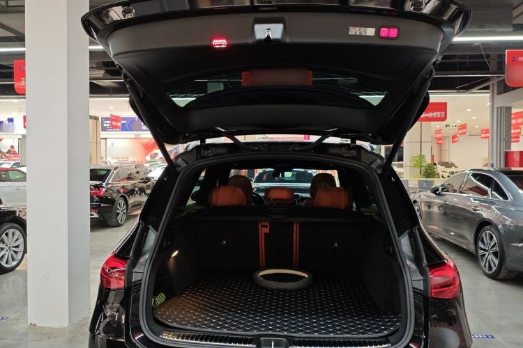 Used Mercedes-Benz GLC 2025 GLC 260 L 4MATIC Luxury Model