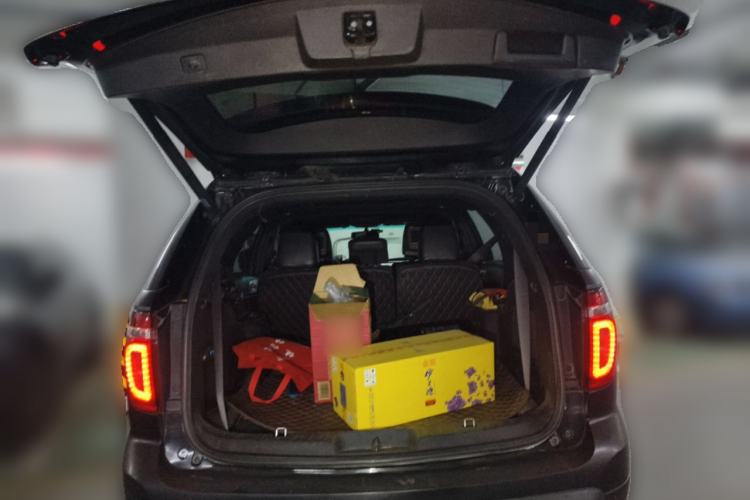 Used Ford Explorer 2013 3.5L Deluxe Model Trunk