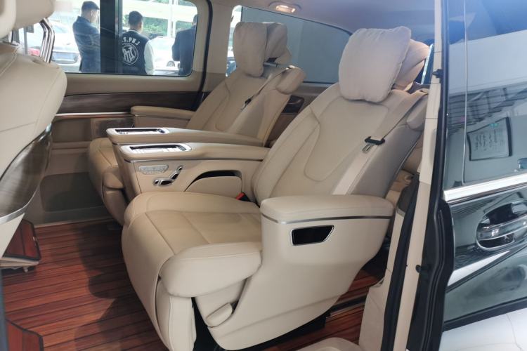 Used Mercedes-Benz V-Class 2020 V 260 L Long-wheelbase Luxury Edition Left Rear Seat