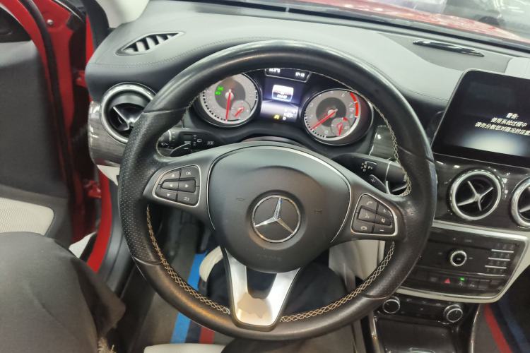 Used Mercedes-Benz GLA 2016 GLA 200 Fashion Model Steering Wheel