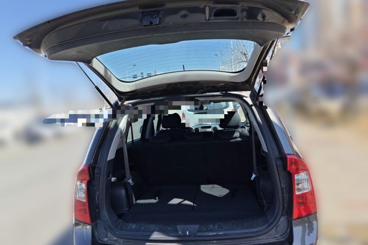 Used Kia Carens 2011 2.0L 7-Seater Automatic Standard Edition
