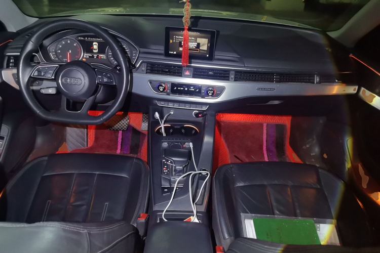 Used Audi A4L 2018 30th Anniversary Edition 45 TFSI quattro Individual Sport Edition Center Console