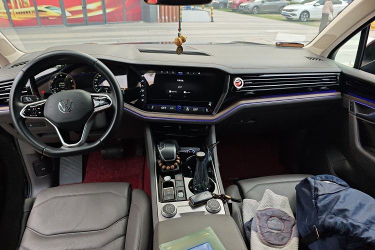 Used Volkswagen Touareg 2022 3.0 TSI Luxury Edition Black Diamond Sport Package
