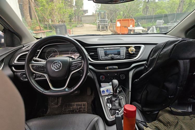 Used Buick Excelle GX 2018 18T Automatic Elite Model Center Console