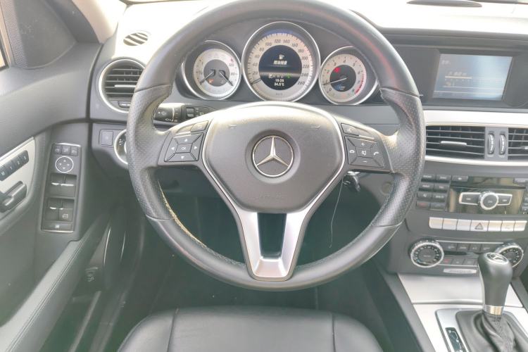 Used Mercedes-Benz C-Class 2011 C 200 Fashion Travel Edition
