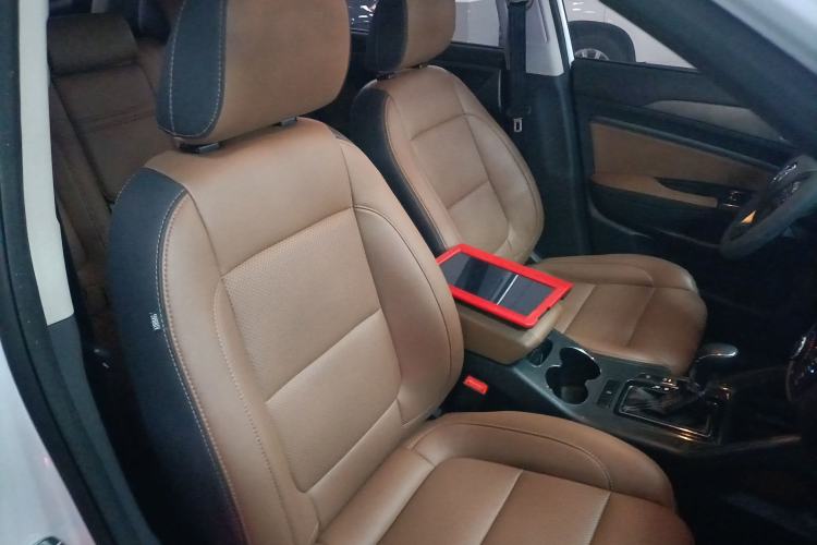 Used CHANGAN CS75 2017 Shangkui Edition 1.8T Automatic All-Wheel-Drive Elite Model Right Front Seat