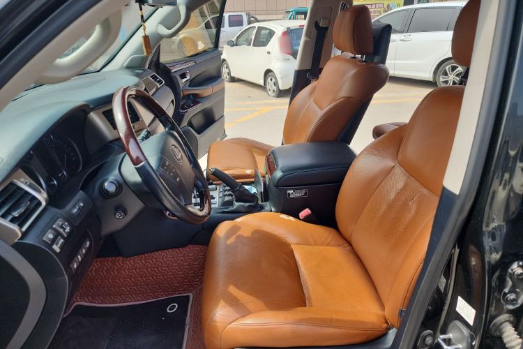 Used Lexus LX 2013 570
