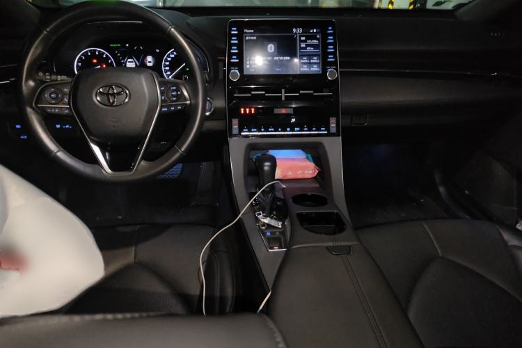 Used Toyota Avalon 2019 2.0L XLE Premium Edition China VI Center Console