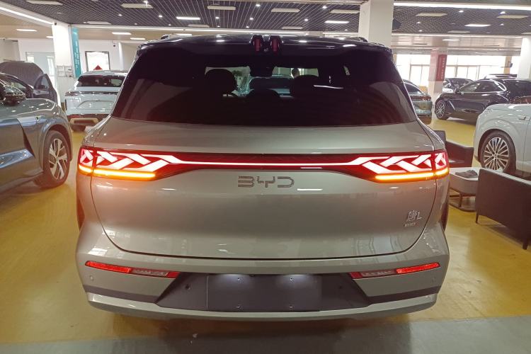 Used BYD Tang L 2025 EV 670KM LiDAR Flagship Version Rear
