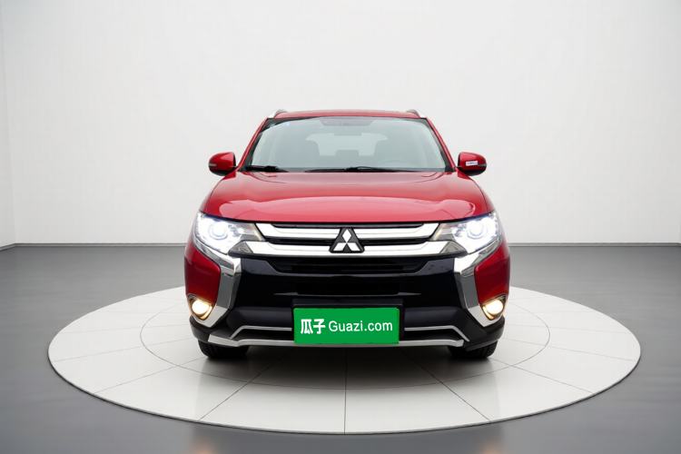 Used Mitsubishi Outlander 2016 2.4L 4x4 Luxury Edition 7-Seater Front