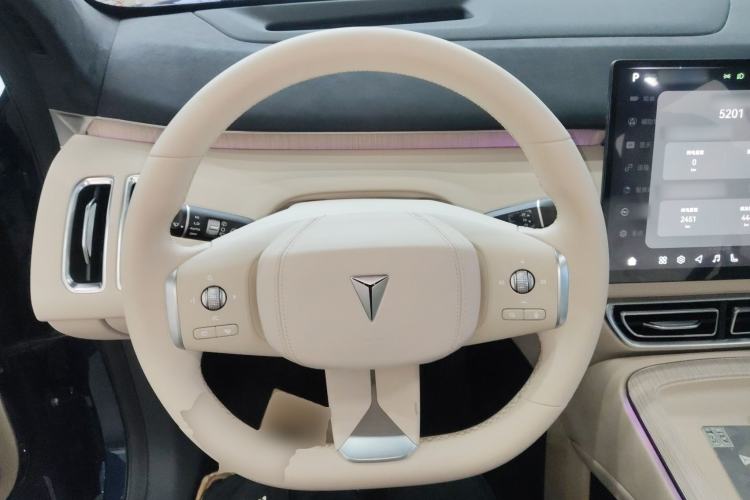 Used Deepal S09 2025 Four-Wheel Drive Ultra+ Custom Edition
