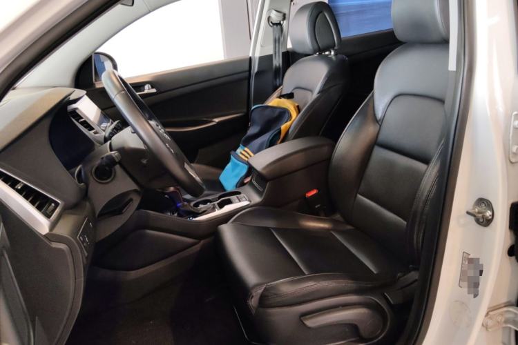 Used Hyundai Tucson 2015 1.6T Dual-Clutch Two-Wheel-Drive Smart Model Left Front Seat